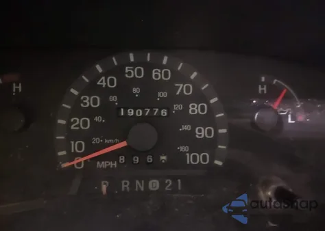 2001 Ford E-150 Xl/Xlt from USA, damaged, VIN 1FMRE11L31HA92727